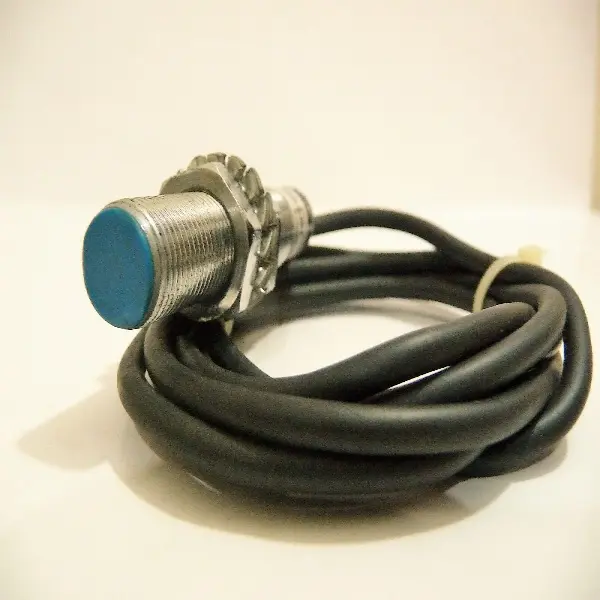 Inductive Proximity Switch, E2E-X2D1, Omron, Made in Japan